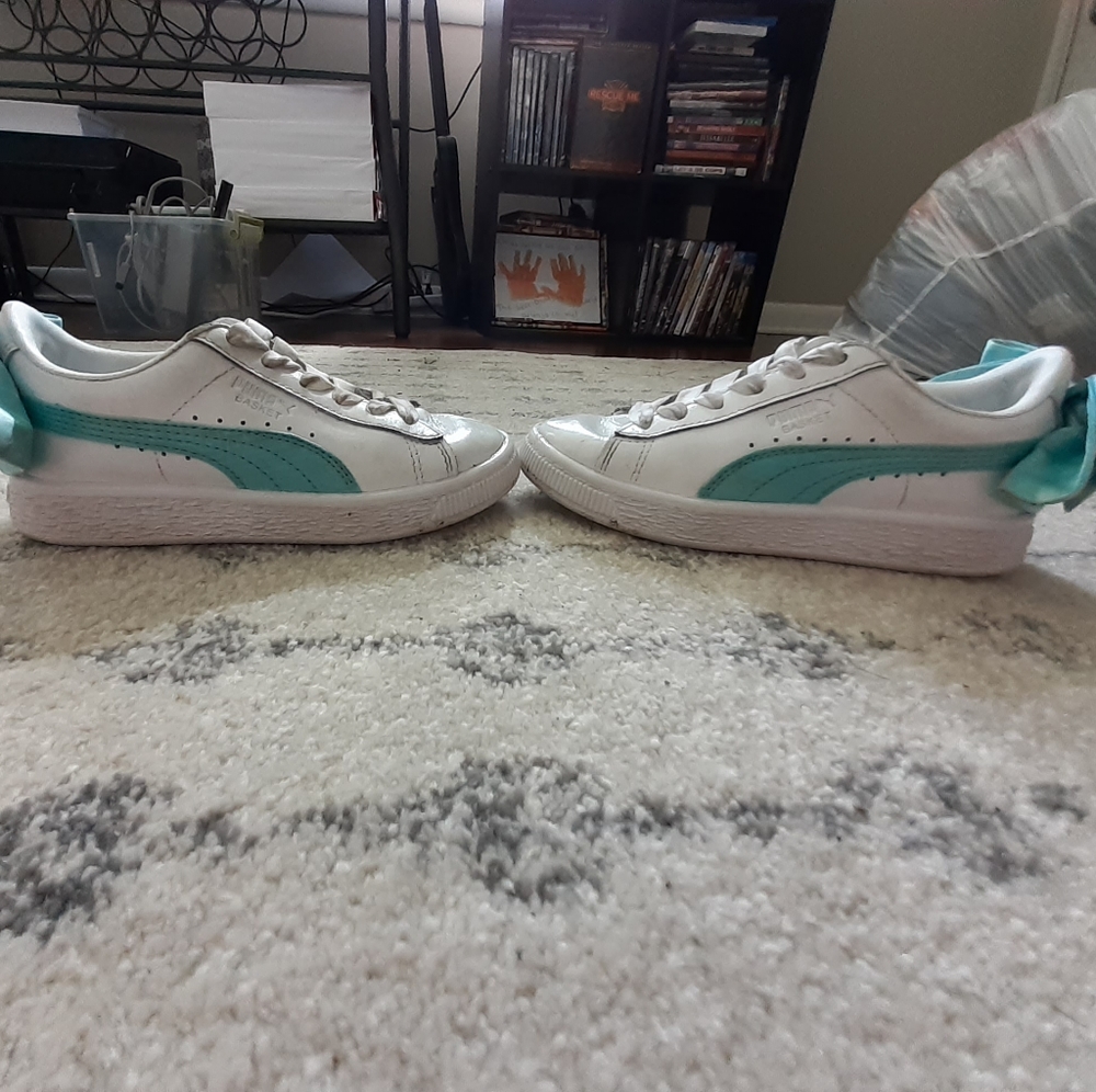 Girls size 12 pumas